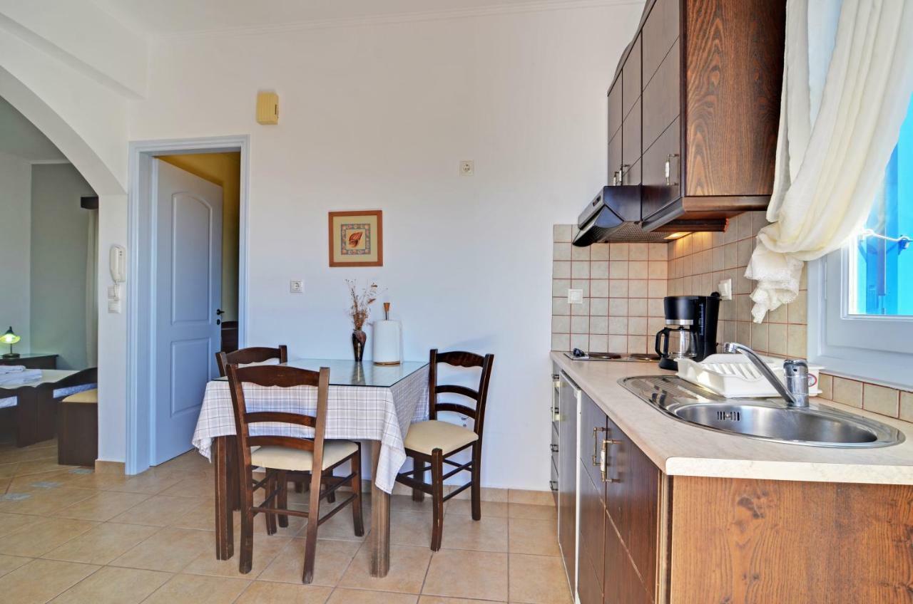 Nikos Sea View Apartments Adamantas (Milos) Exterior foto
